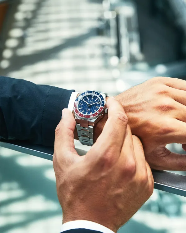 Series8 880 GMT