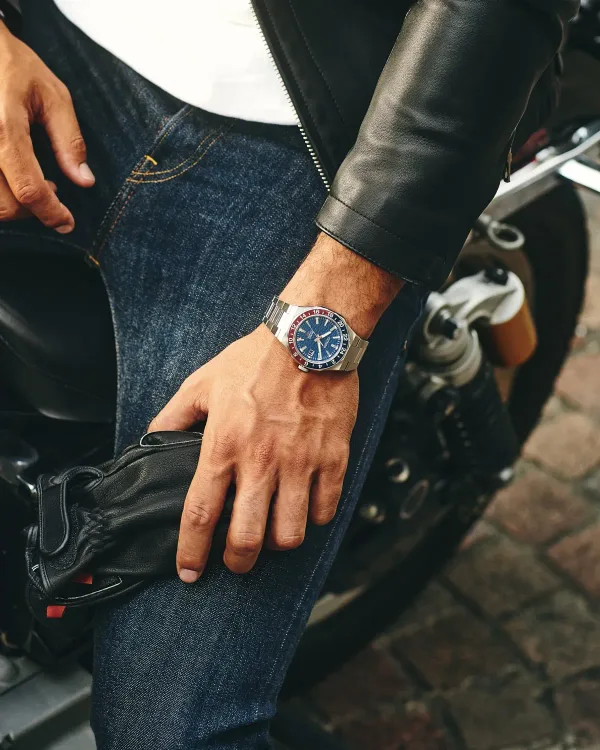 Series8 880 GMT