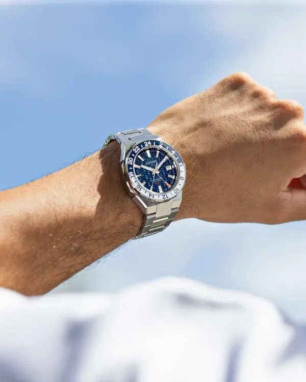 Series8 880 GMT