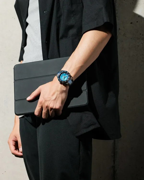 Series8 880 GMT